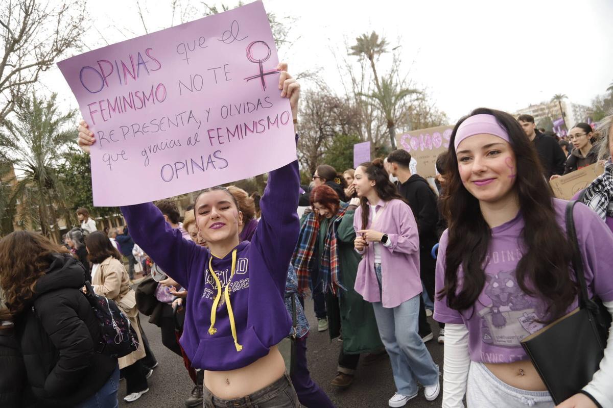 La marea feminista vuelve a llenar las calles de Córdoba en el 8M con ...
