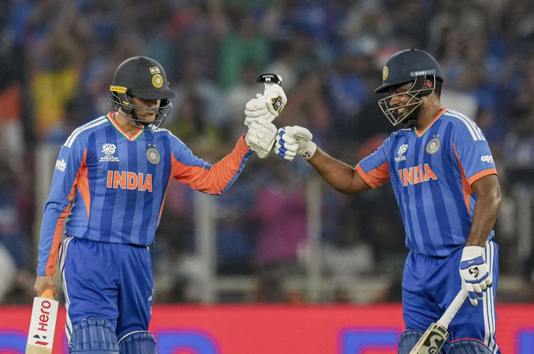 India bulldoze New Zealand in final, defend T20 World Cup title