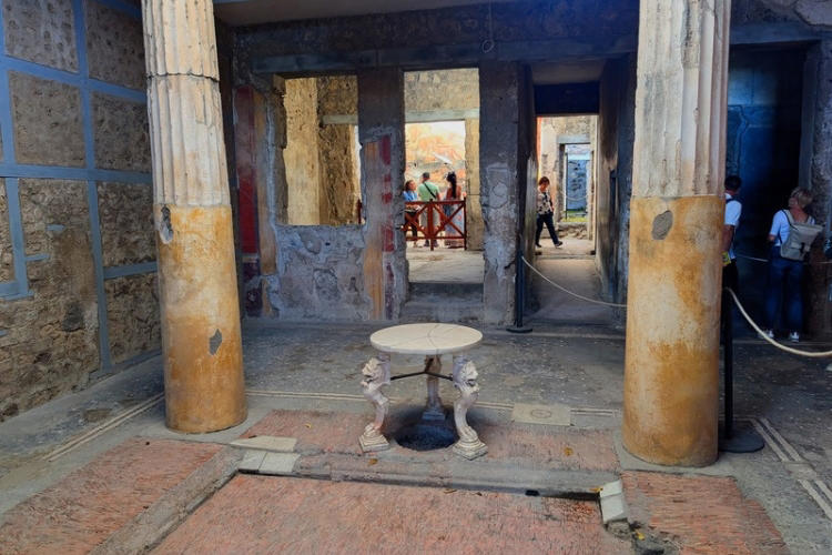 Walking Pompeii’s ancient streets, from theaters to the plaster casts ...