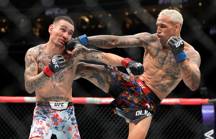 UFC 326: Charles do Bronx vence por decisão unânime e é o novo campeão dos peso leve. Foto: Steve Marcus/AP