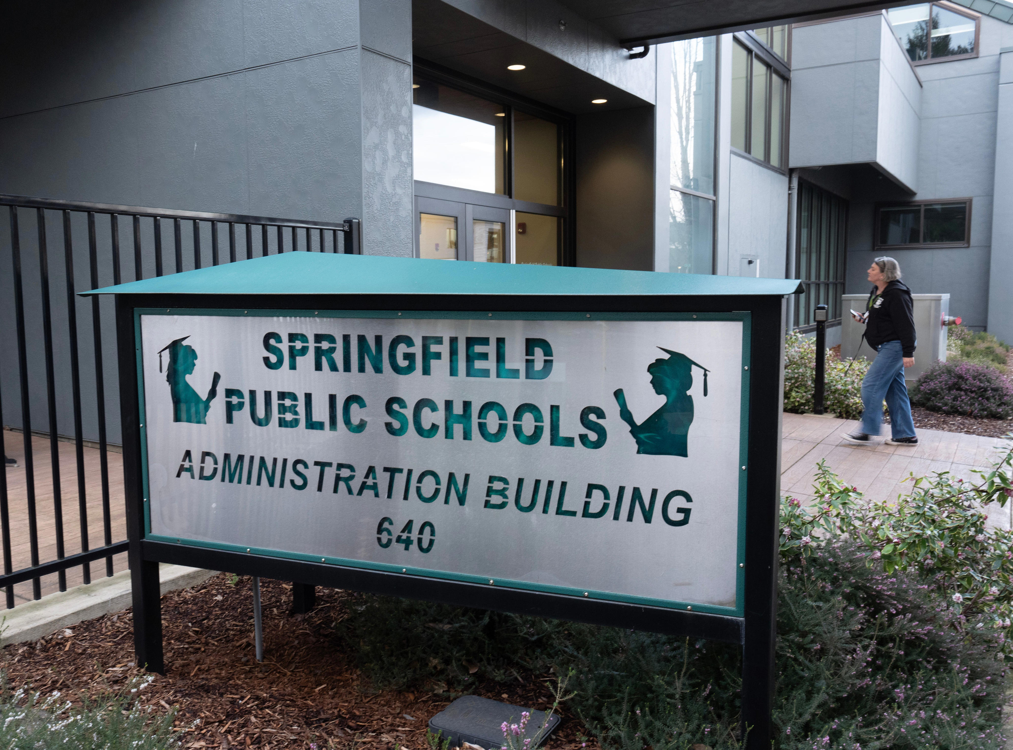 Students, educators, professionals apply for Springfield school board