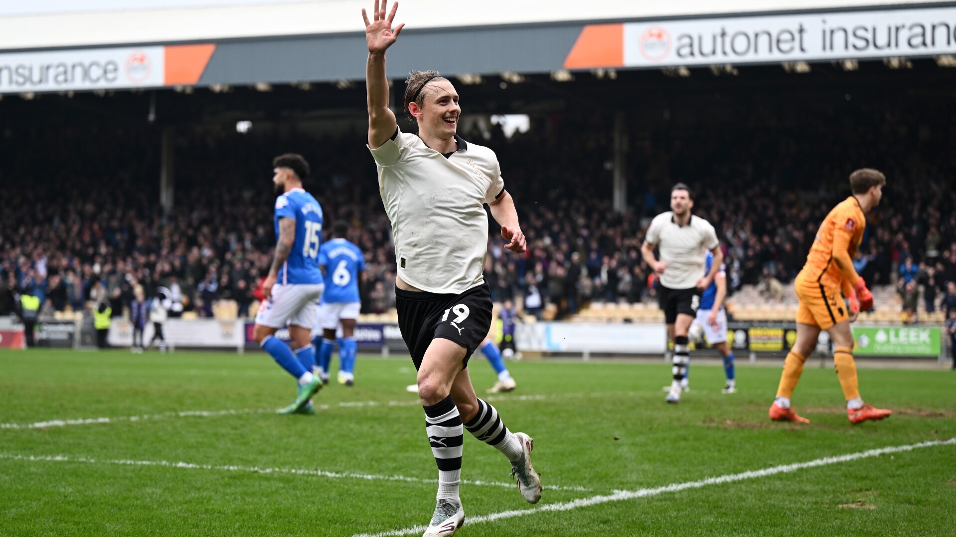 Third-tier Port Vale shock Premier League Sunderland to reach FA Cup ...