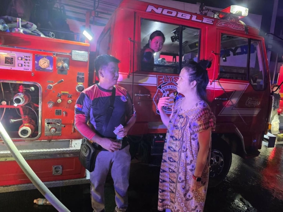 Acosta hails firemen for saving PAO from fire