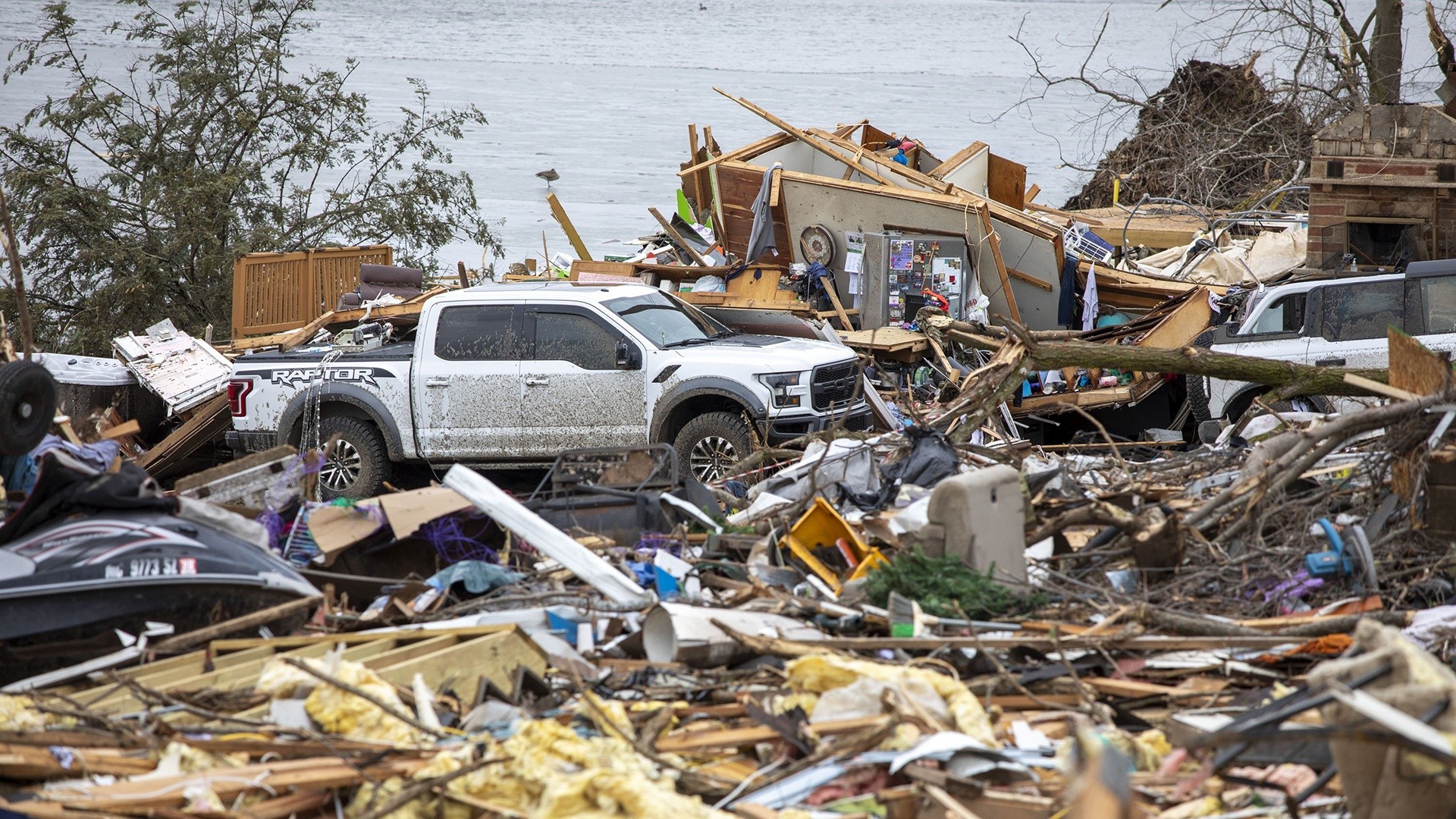 Tornadoes rip across Oklahoma and Michigan leaving 6 dead