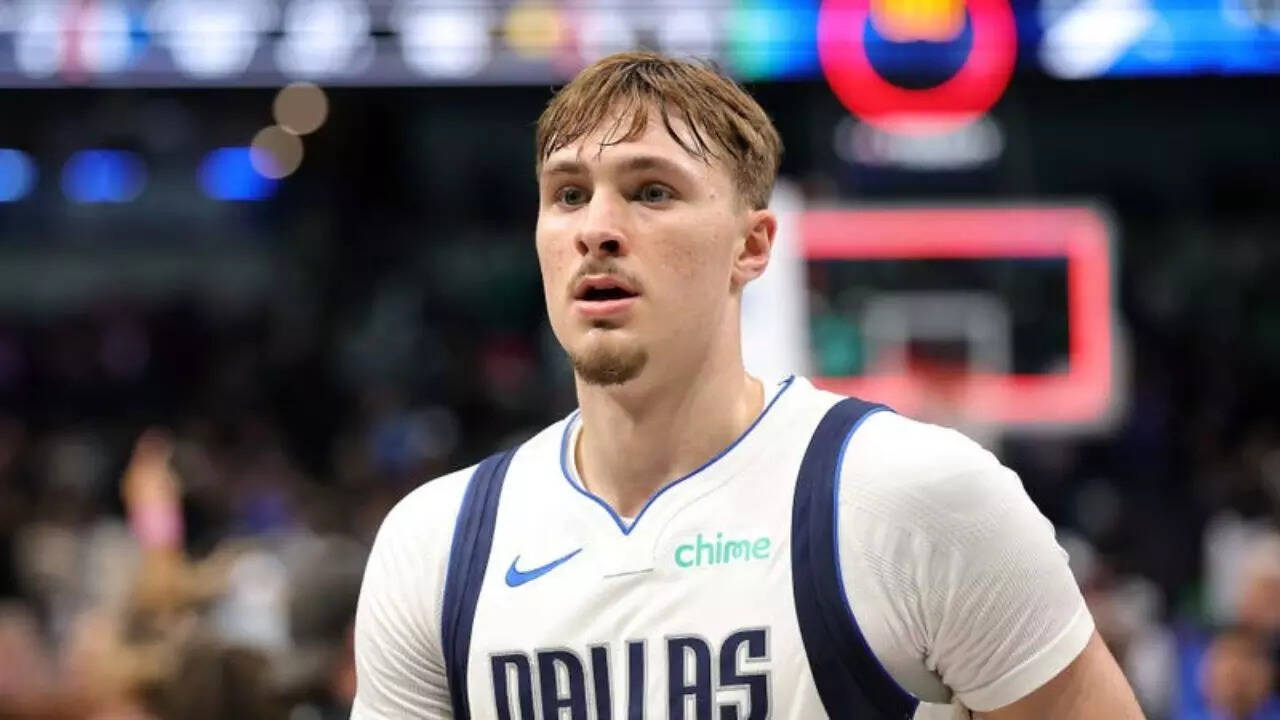 Is Cooper Flagg playing tonight vs the Toronto Raptors? Latest update ...