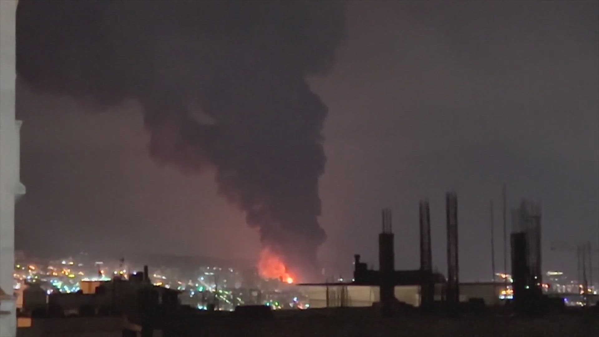 US and Israeli forces launch new strikes on Iran