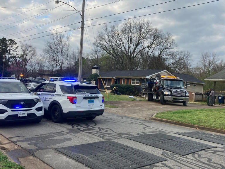 One dead after chase ends with car slamming into Huntsville home