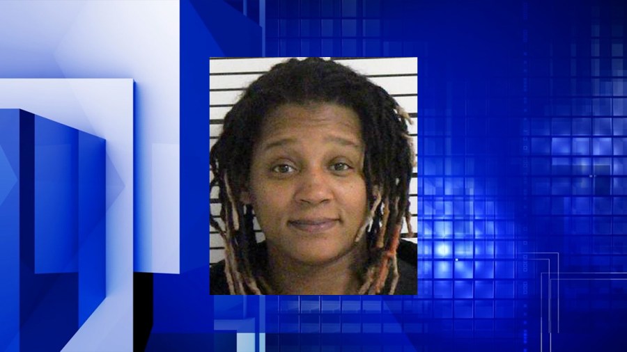 Davenport woman faces burglary charge after breaking door off hinges ...