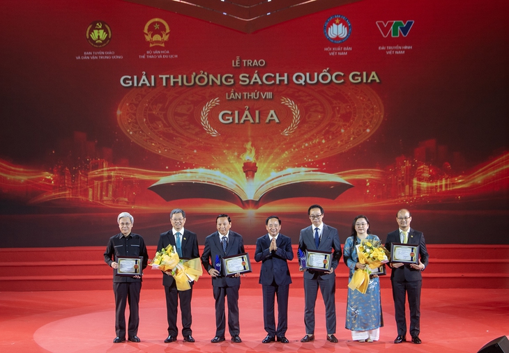 'Lịch sử Việt Nam bằng hình' đoạt giải A Giải thưởng Sách quốc gia