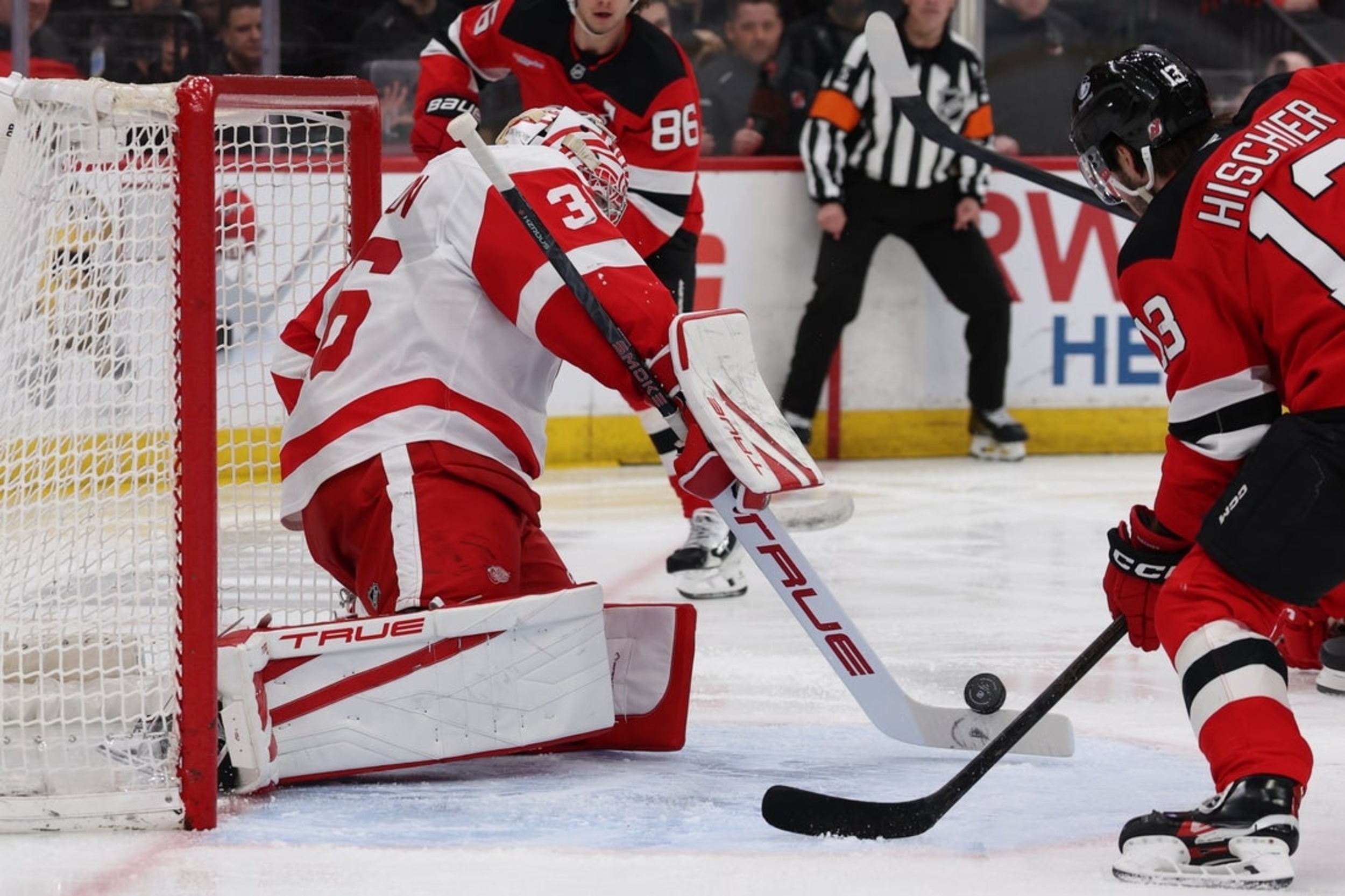 Red Wings' John Gibson, Cam Talbot combine to blank Devils