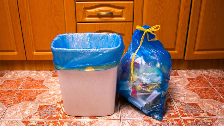Don't toss that banana peel — use it to deodorize your smelly kitchen ...