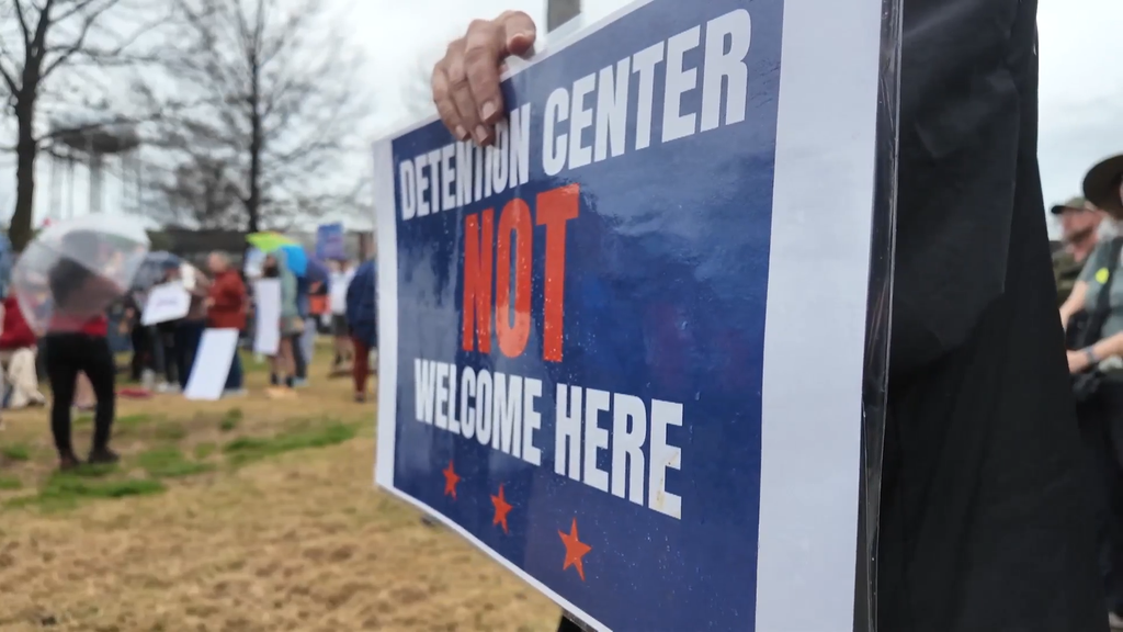 Hundreds rally in Walton County against proposed ICE detention center ...