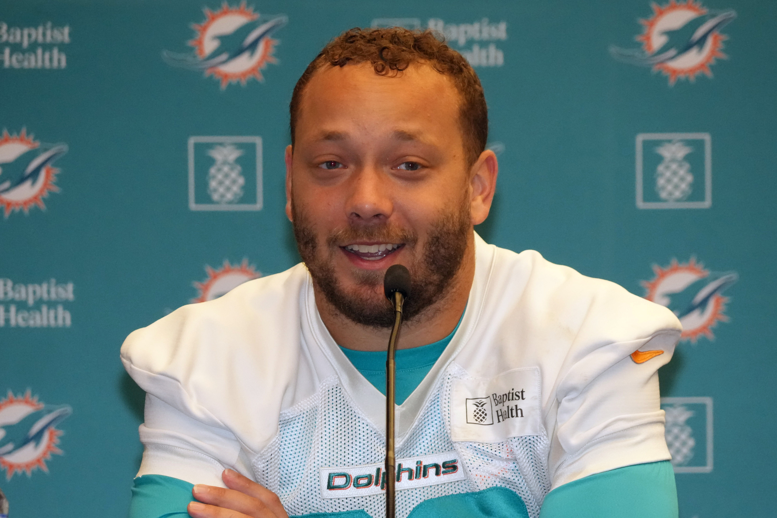 Chargers sign Pro Bowler who played for Mike McDaniel<br><br>