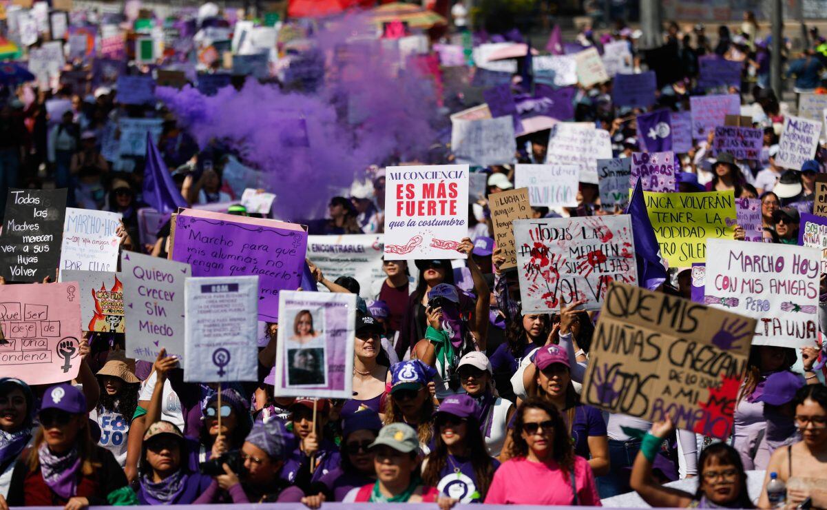 Marcha del 8M en CDMX reúne a miles de mujeres contra la violencia ...