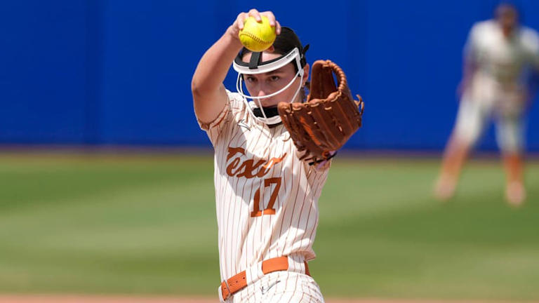 Texas Longhorns softball sweeps South Carolina in conference opener