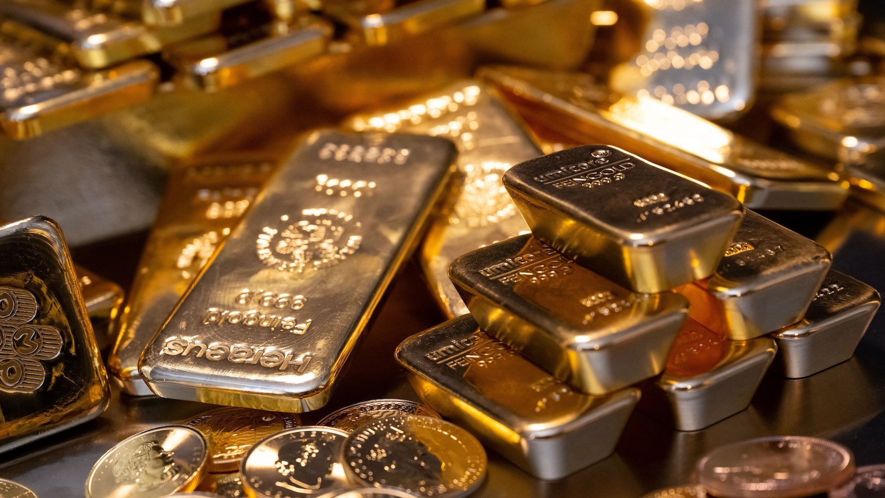 El precio del oro cae a niveles previos a la guerra de Irán: los ...
