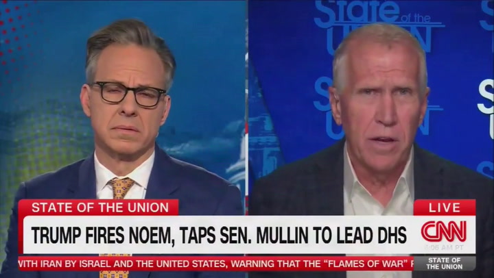 Rebel GOP senator demands 'embarrassing' Trump goon quits
