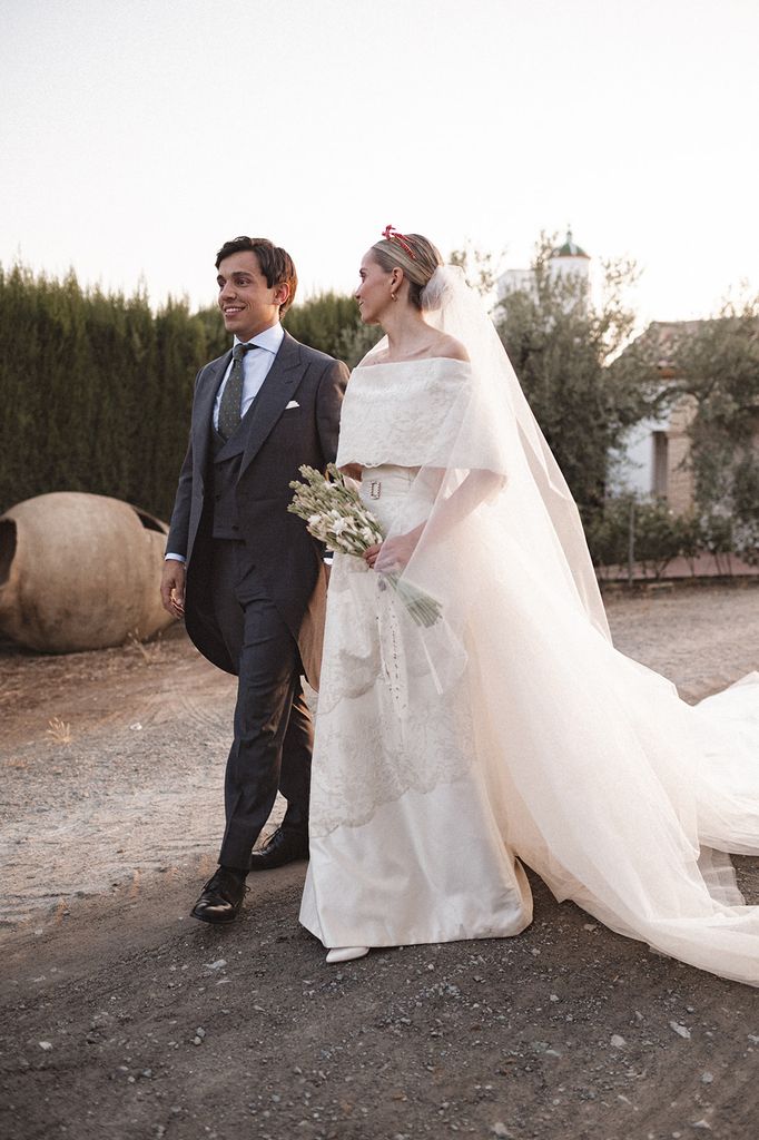 Este es el escote que más favorece a las novias de primavera: enseña ...
