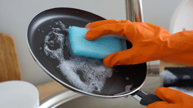 The pan cleaning technique for easy bacon grease removal
