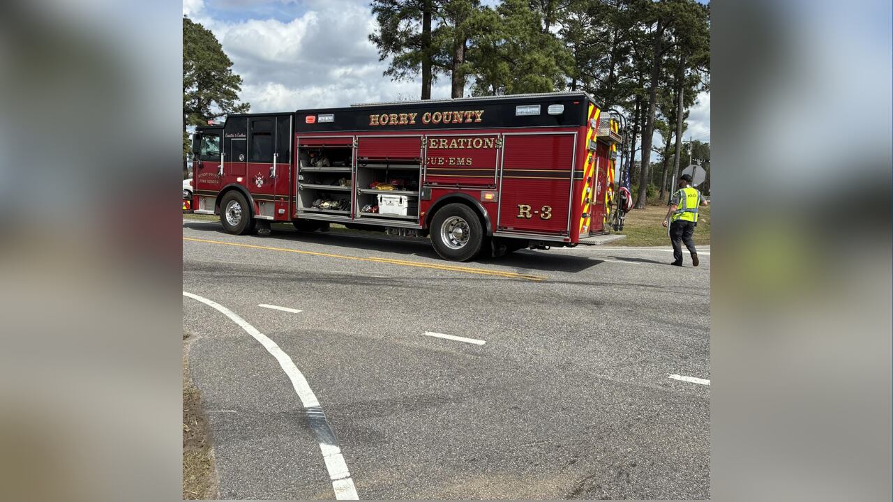 4 taken to hospital after crash with overturned cars in Horry County