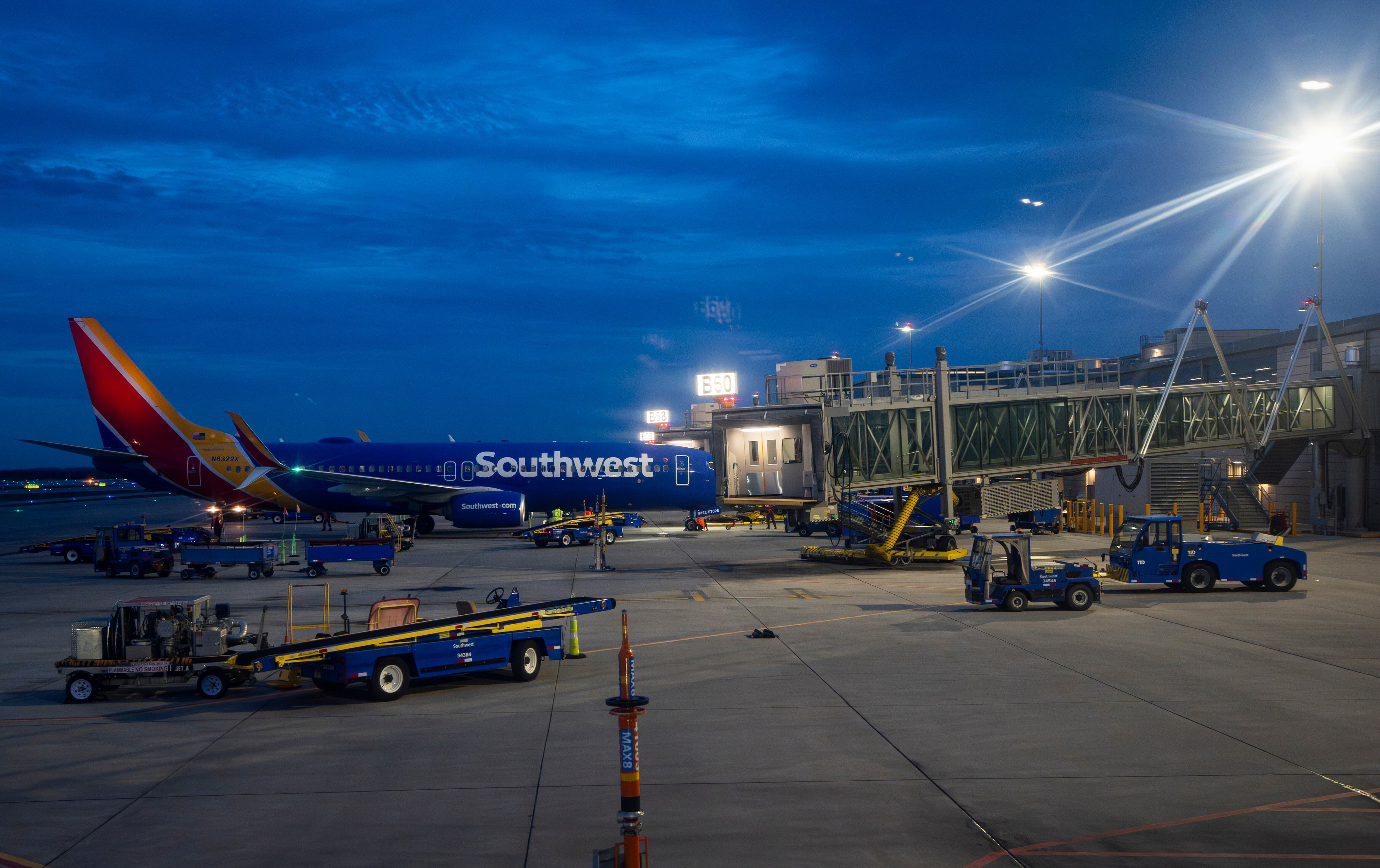 Thousands evacuated from major US airport after 