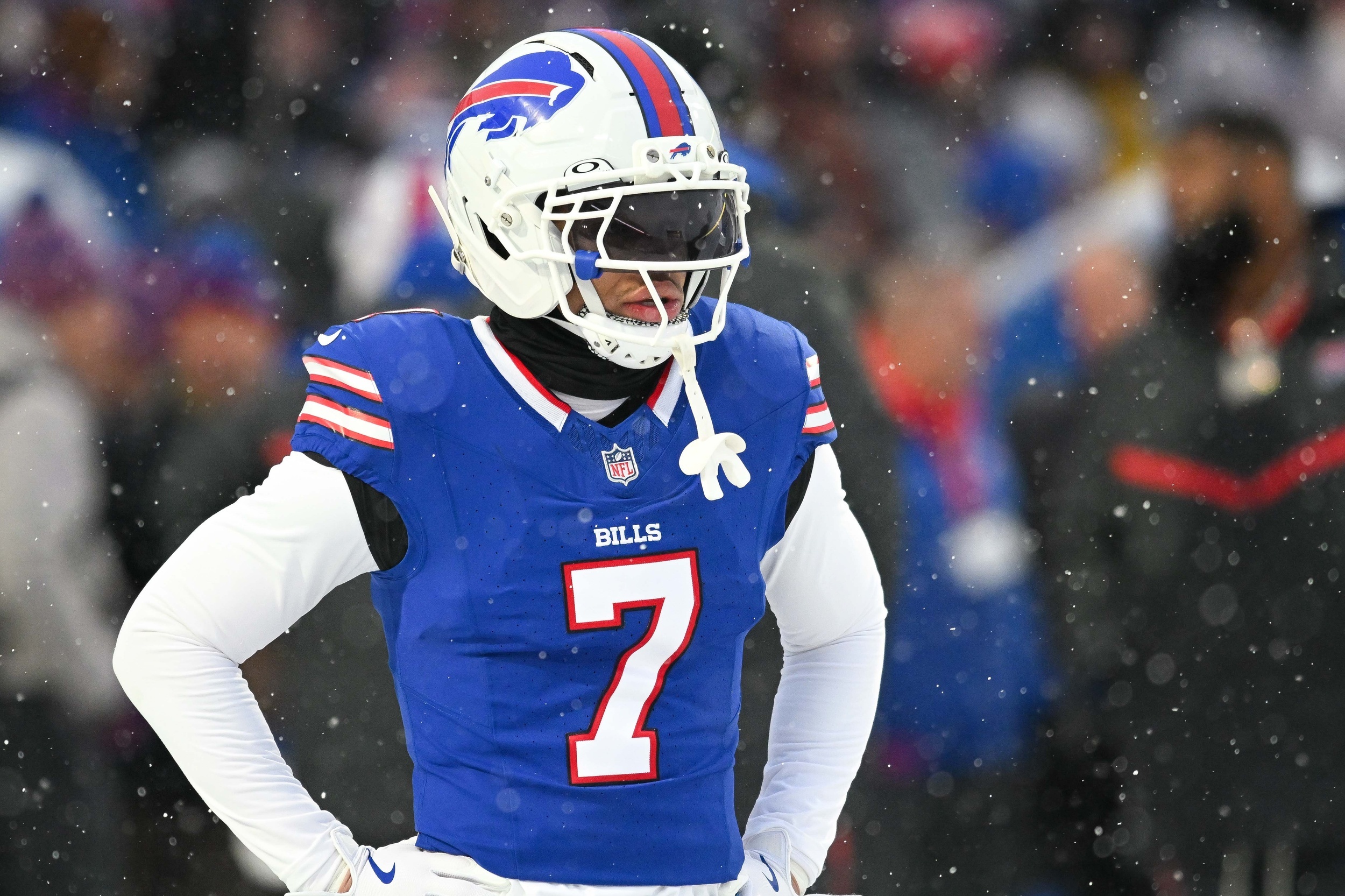 Raiders to acquire CB Taron Johnson