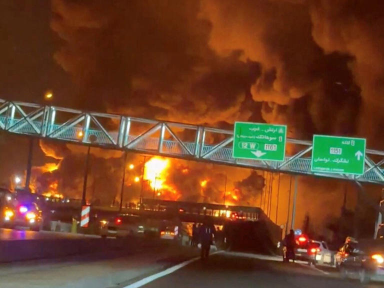 Toxic oil rain in Tehran after airstrikes