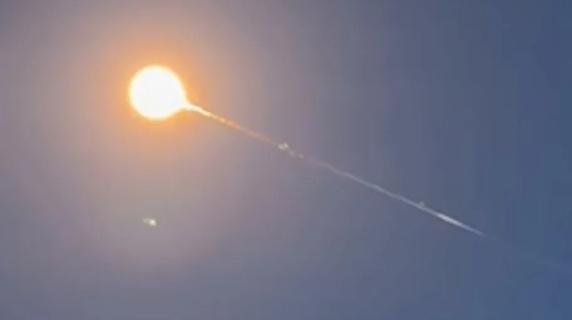 Pioggia di meteoriti sulla Germania: tetti sfondati e panico nei cieli ...
