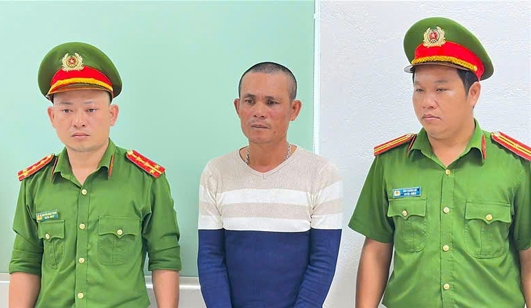 Thấy mẹ bị xô ngã khi can ngăn đánh ghen, con trai đánh người trọng thương