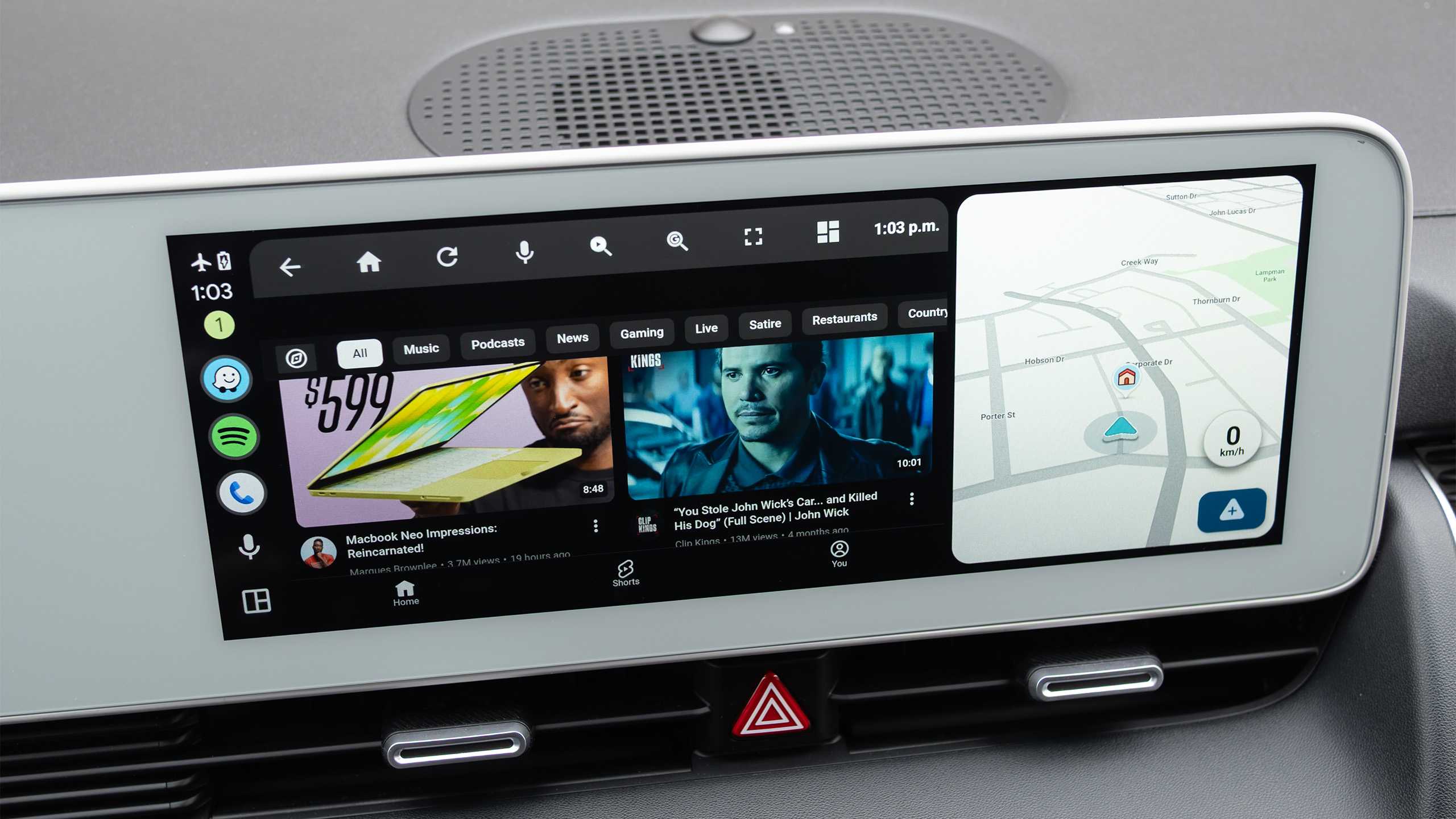 Yes, you can use a web browser in Android Auto (when you're parked)