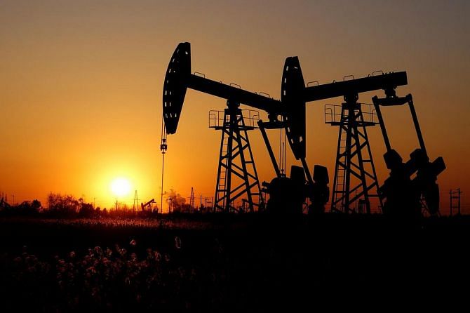 Crude oil prices surpass 100 dollars a barrel as Iran war impedes ...