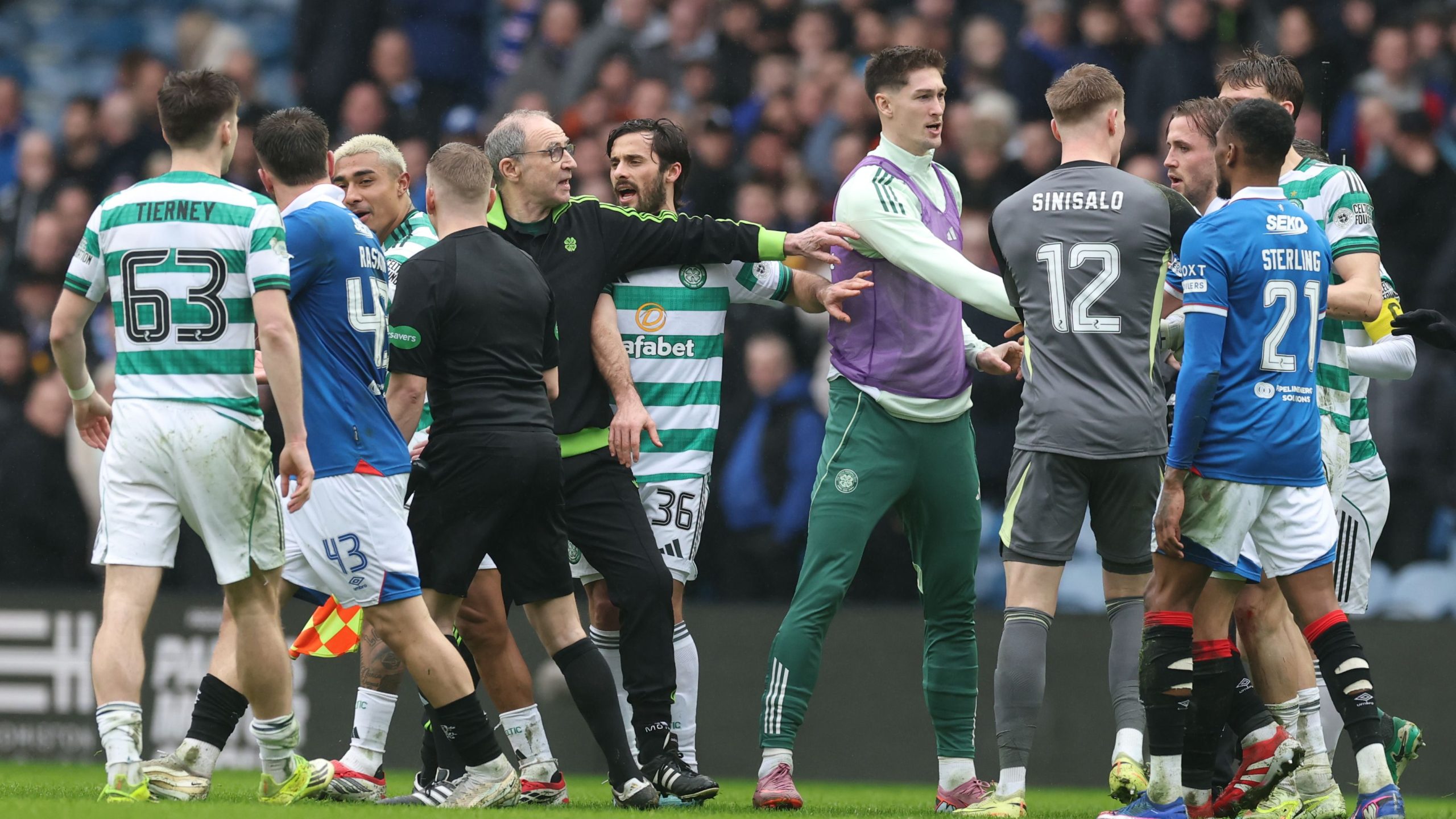 Old Firm chaos in Scotland! Celtic, Rangers fans separated amid clashes