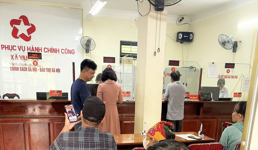 Người dân ở Nghệ An phản ánh nhiều lần bị từ chối hồ sơ đất đai, xã lên tiếng