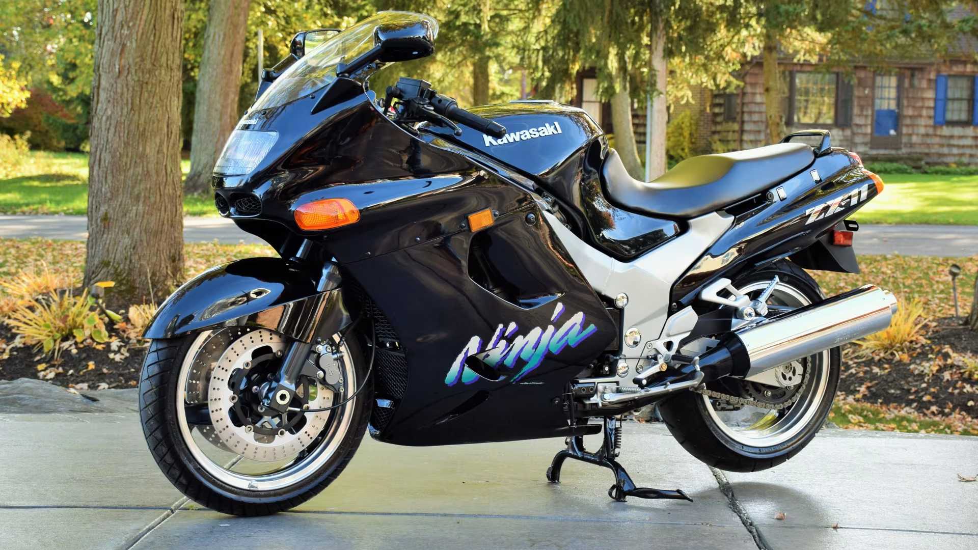 ZX-11 Front And Side