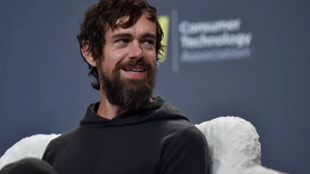 Jack Dorsey despide a 4.000 empleados de Block y lo anuncia con una ...