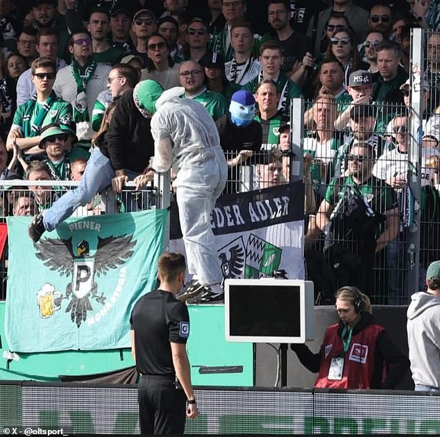 that-s-one-way-to-solve-the-var-issue-remarkable-moment-masked
