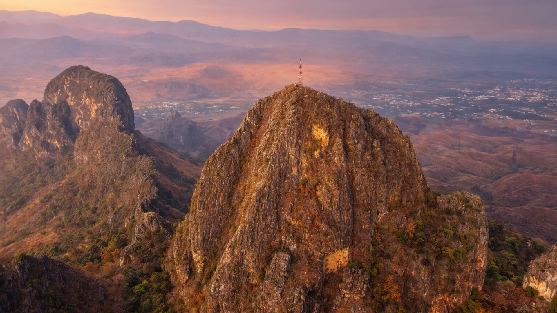 O imponente cume rochoso do Morro Mayor, Colômbia
