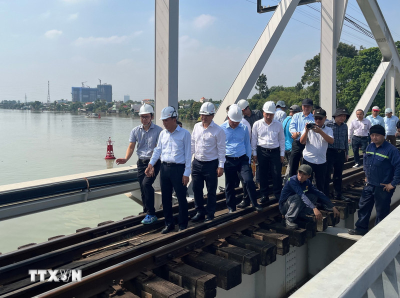 Vụ sà lan va cầu Ghềnh: Ngành đường sắt dự kiến thiệt hại khoảng 140 tỷ đồng