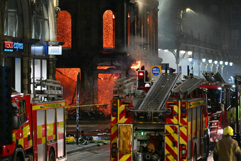 All trains cancelled to Glasgow Central after fire destroys building