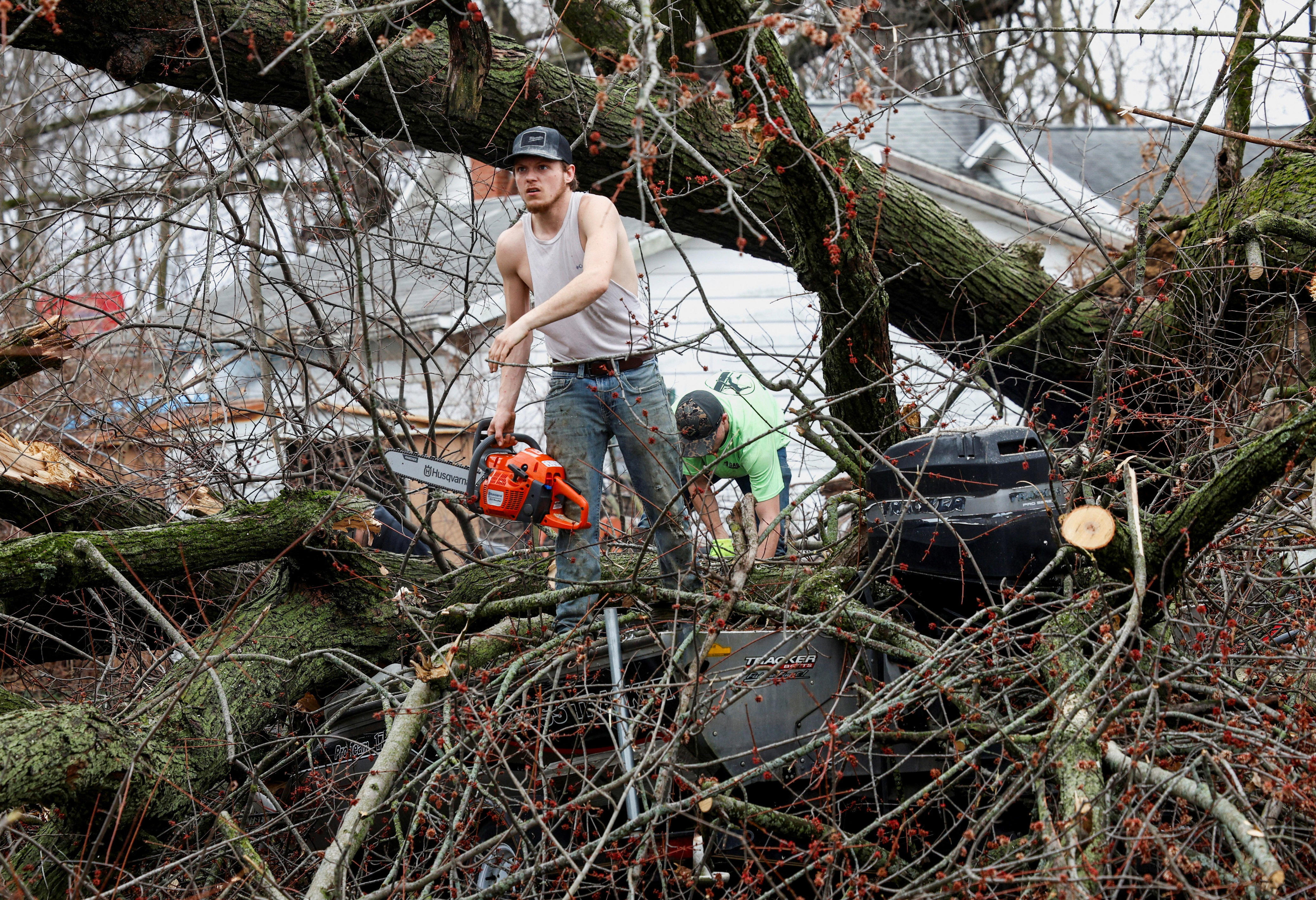 Residents assess damage, begin cleanup after deadly Michigan tornadoes