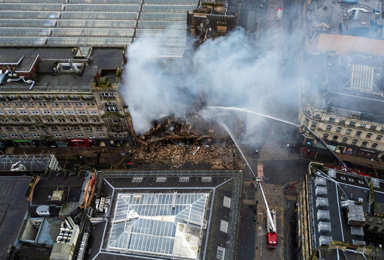 All trains cancelled to Glasgow Central after fire destroys building