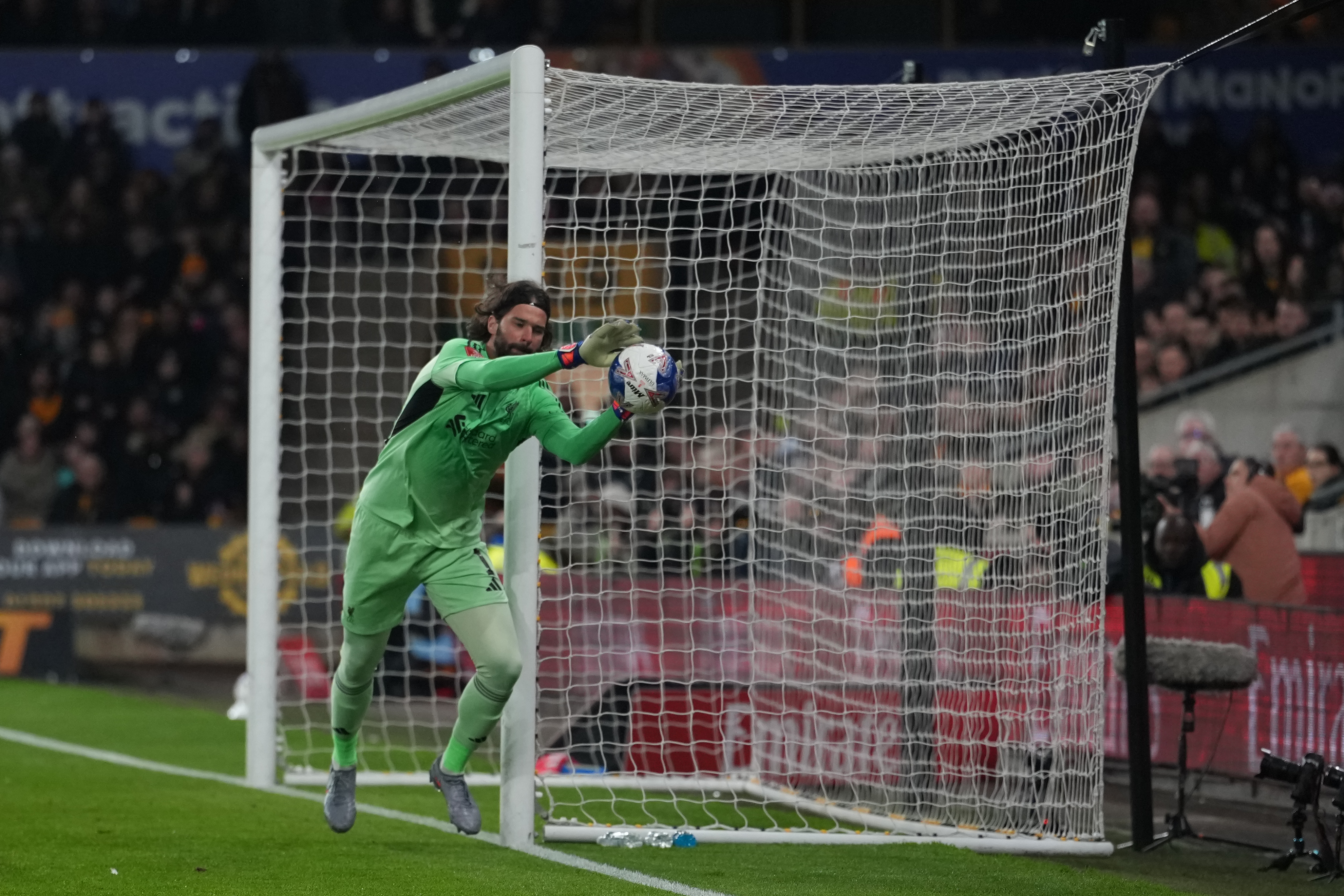 Liverpool-keeper Alisson skadet – mister Champions League-kamp