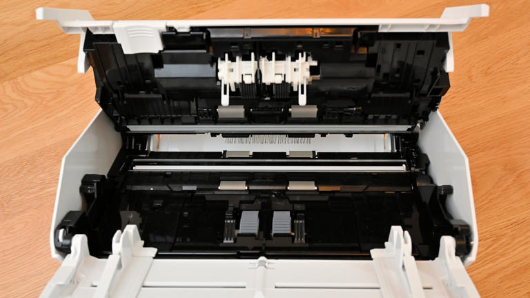 Ricoh SnapScan iX2500 review: A conveniently compact desktop scanner ...