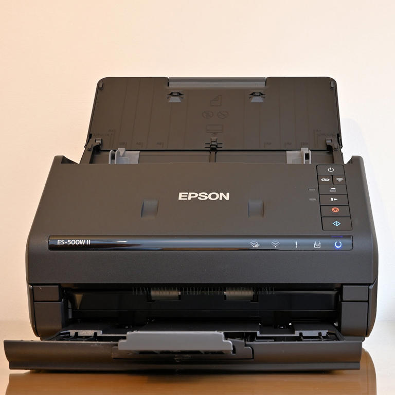 Ricoh SnapScan iX2500 review: A conveniently compact desktop scanner ...