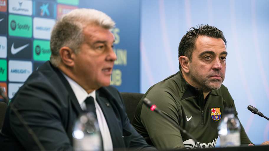 Joan Laporta (left) and Xavi once had a strong relationship. | Urbanandsport/NurPhoto/Getty Images