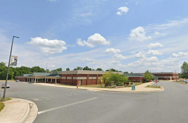 Students evacuated from Virginia middle school after bomb threat report ...