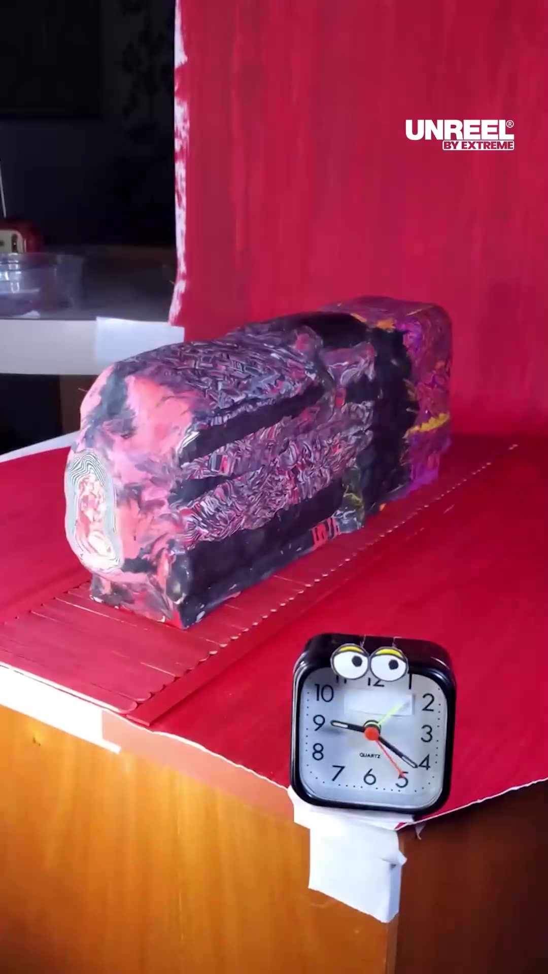 Slicing into hypnotic art: Ellard Devane's mesmerizing layered clay ...