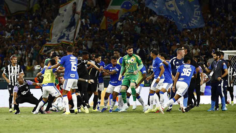 Brazilian Cup final ends with brutal 10-minute brawl as 23 red cards shown