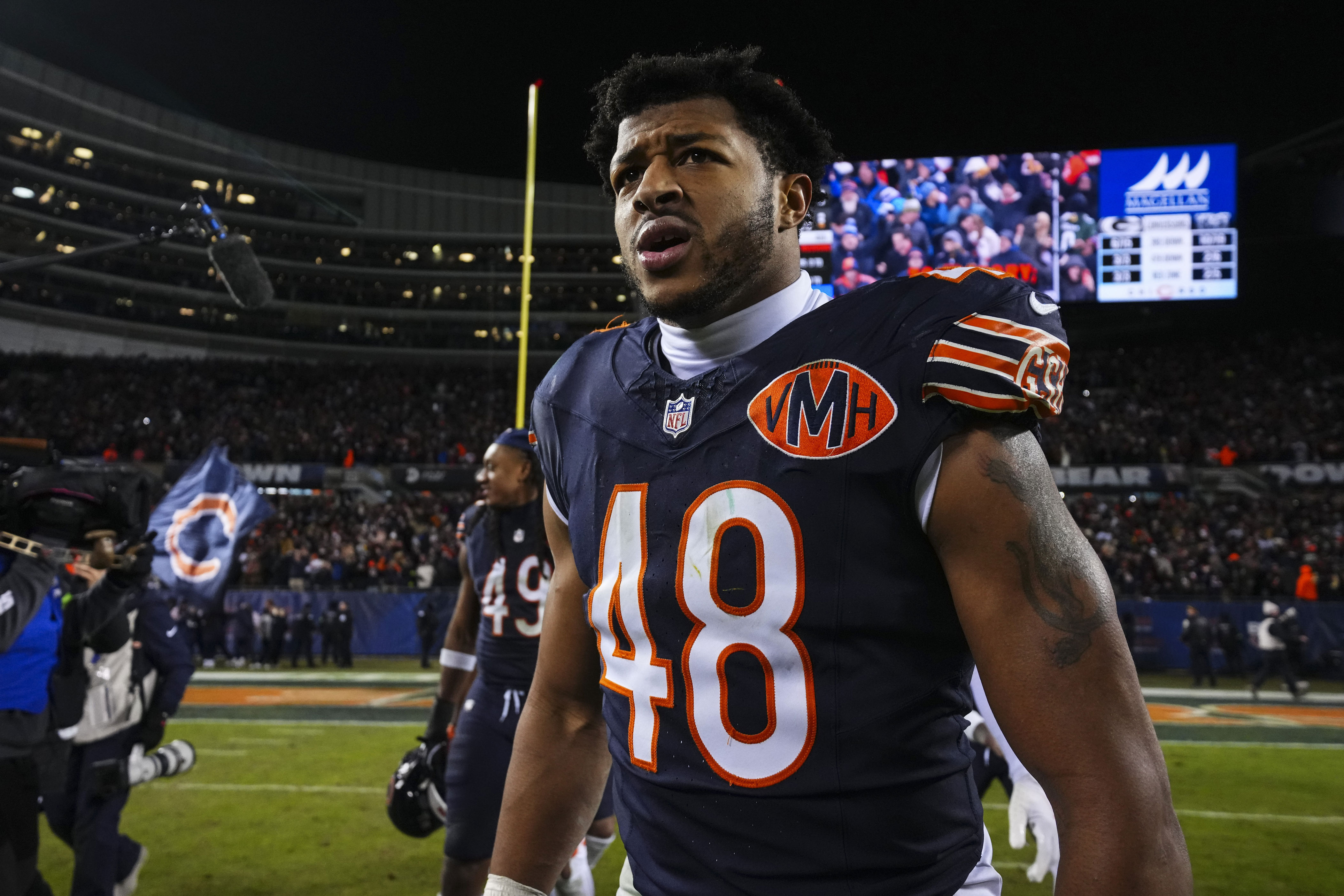 Report: Chicago re-signs D'Marco Jackson