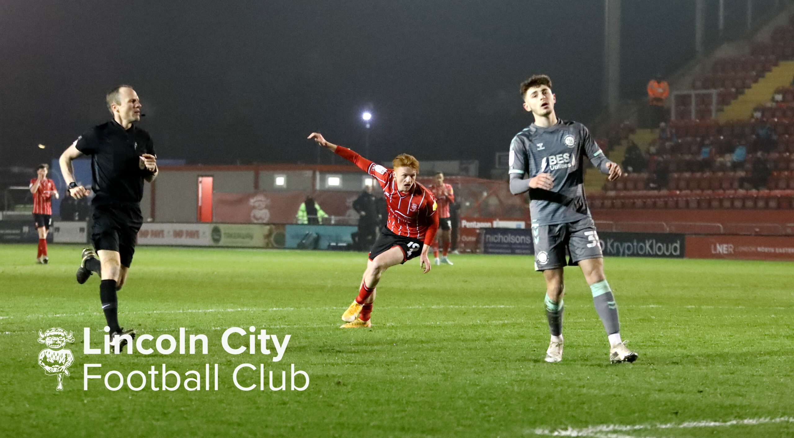 Former Lincoln City striker joins promotion-chasing Rebels